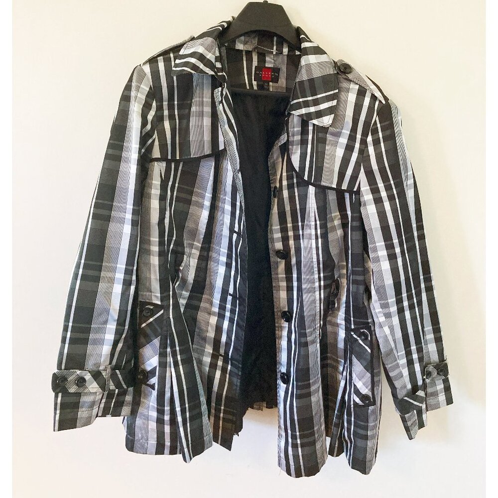 Gallery Woman Buffalo Plaid black, gray and white Rain Trench Coat Size XXL 2X